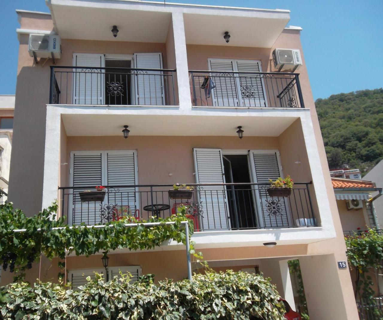 Guest House 4M Petrovac Exterior foto